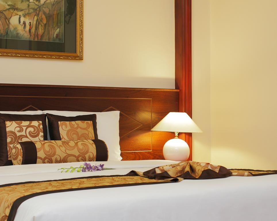 Royal Hotel Saigon Ho Chi Minh City Exterior photo
