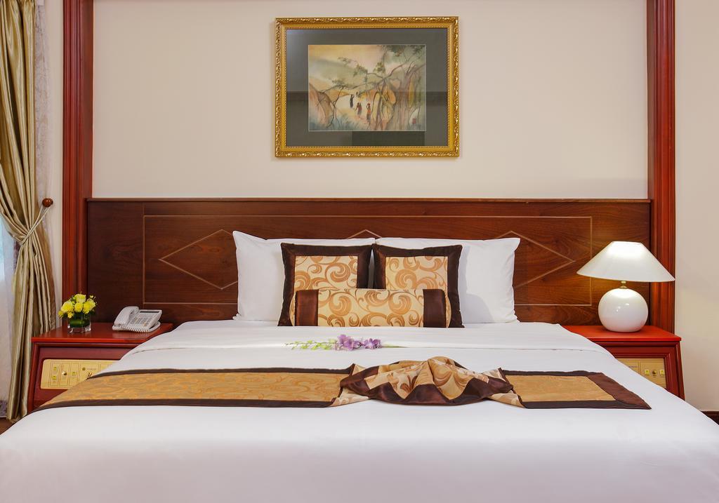 Royal Hotel Saigon Ho Chi Minh City Exterior photo