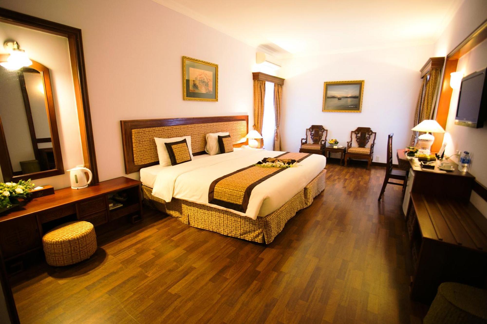 Royal Hotel Saigon Ho Chi Minh City Exterior photo